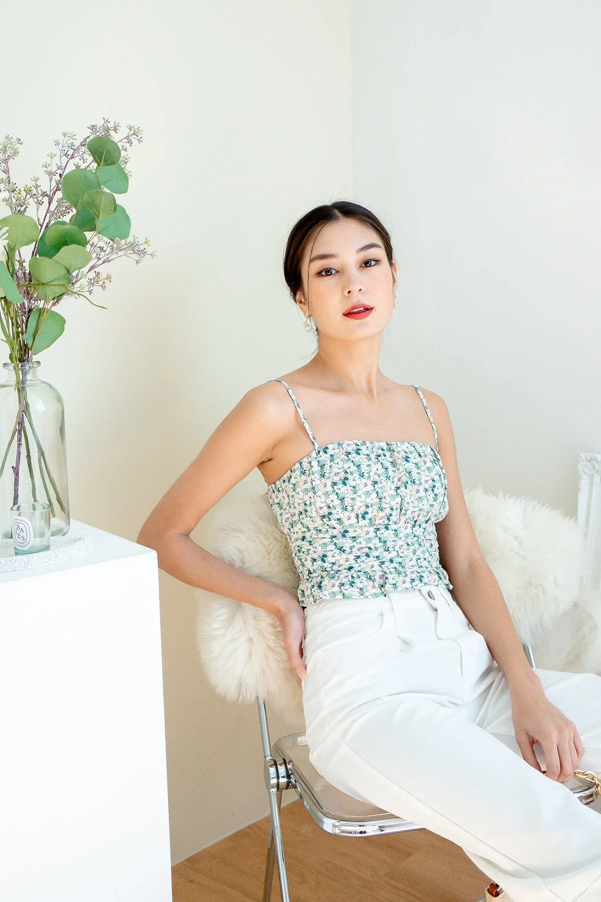 BRIONY RUCHED SPAG TOP IN SEAFOAM FLORAL