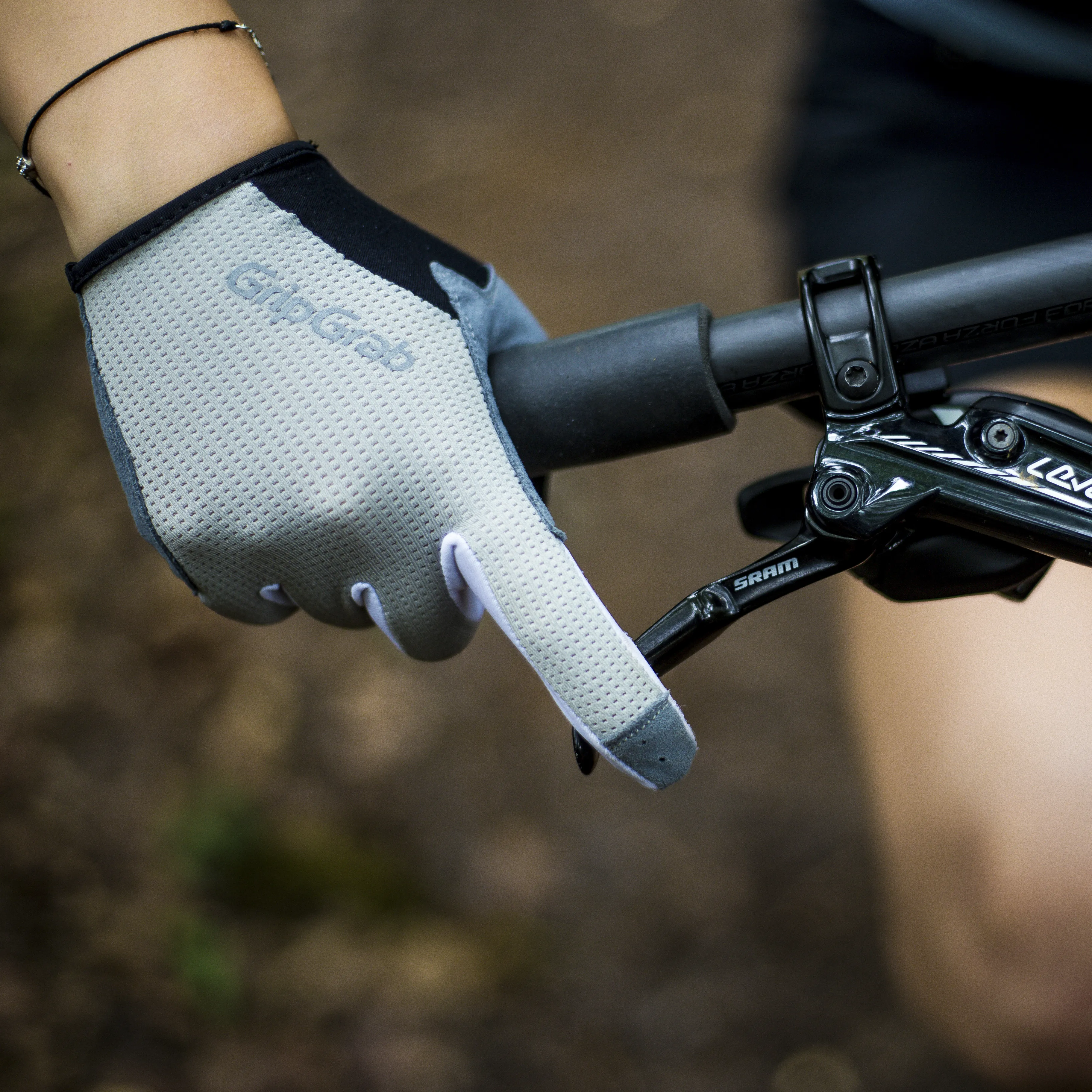 Gripgrab Women&#x27;s Shark Padded Full Finger Glove Grey | Buy Gripgrab Women&#x27;s Shark Padded Full Finger Glove Grey here | Outnorth