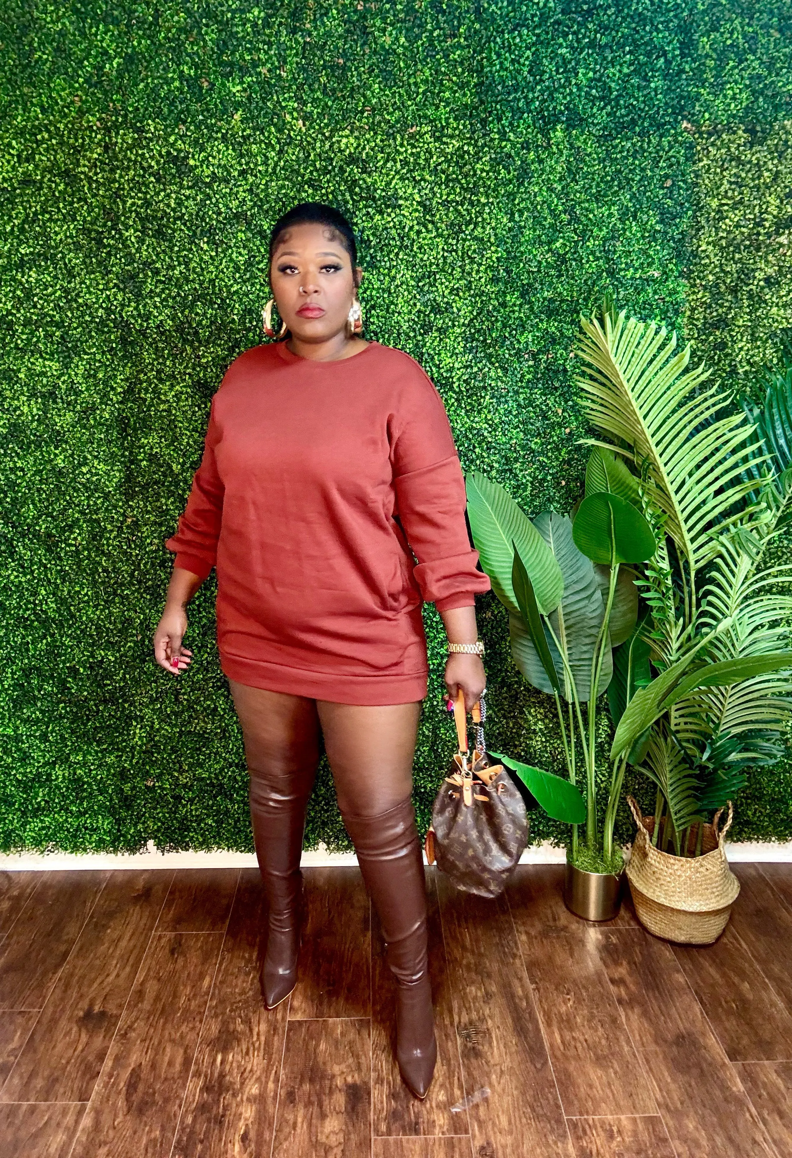 KEEPIN IT CUTE SWEATSHIRT DRESS (Rust)