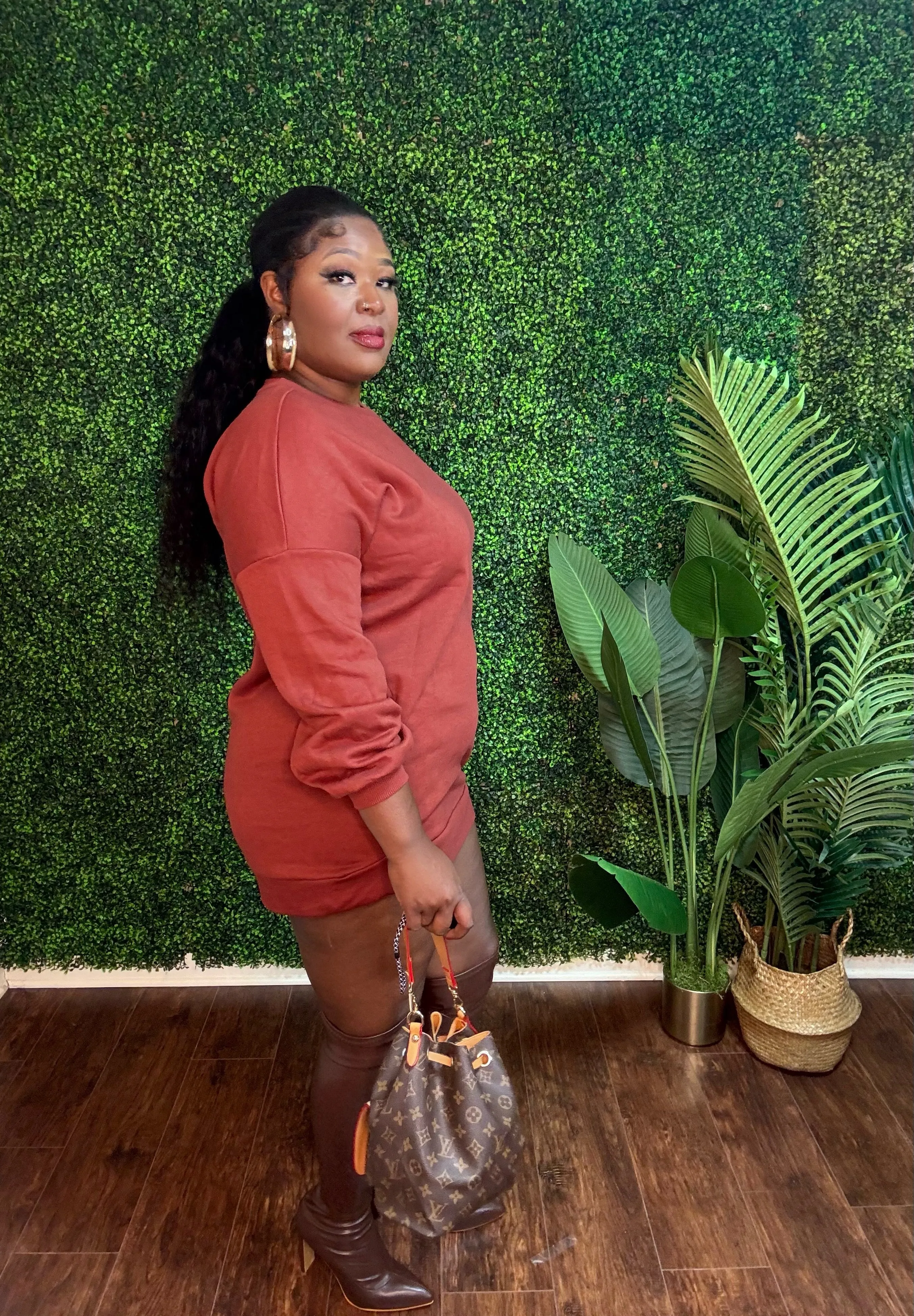 KEEPIN IT CUTE SWEATSHIRT DRESS (Rust)