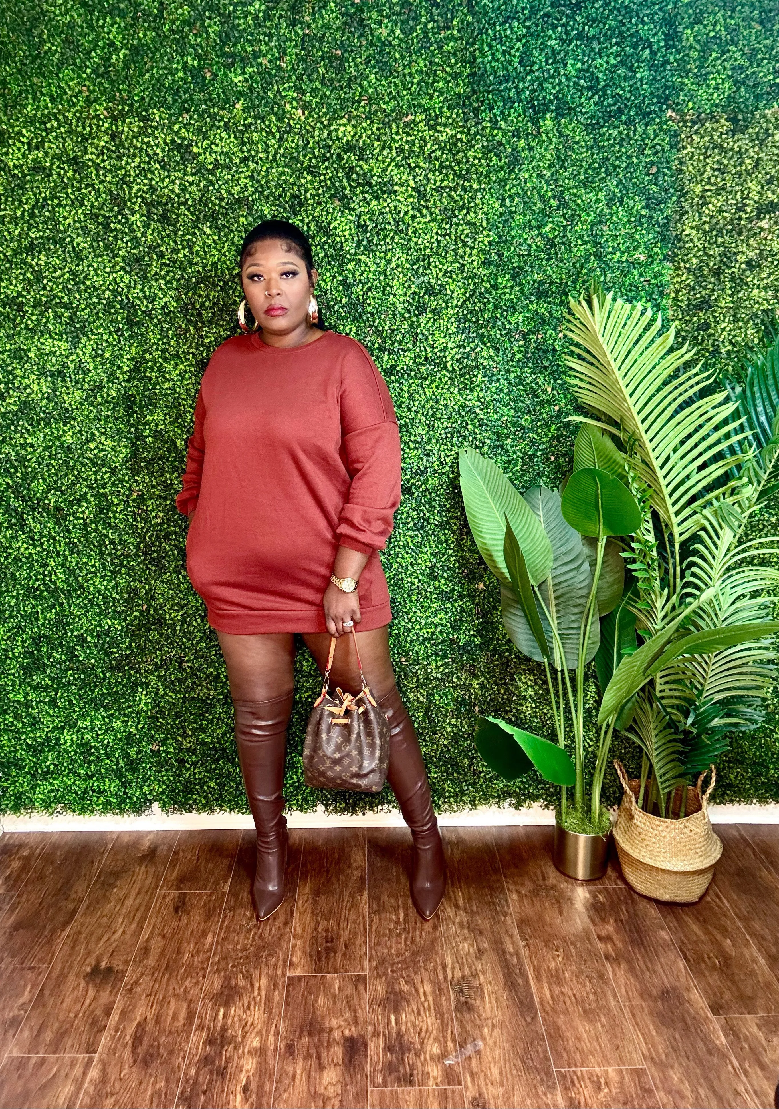 KEEPIN IT CUTE SWEATSHIRT DRESS (Rust)