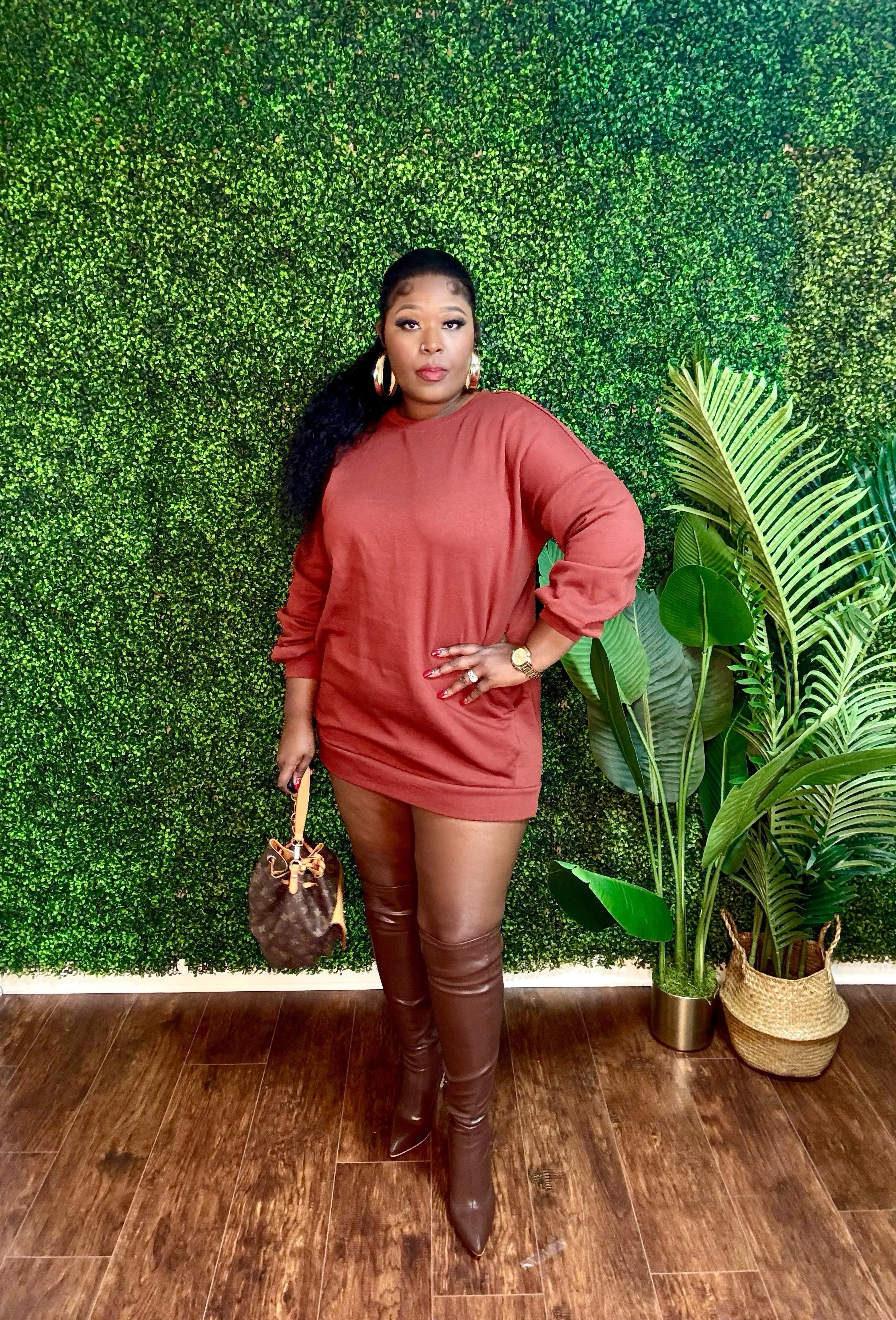 KEEPIN IT CUTE SWEATSHIRT DRESS (Rust)