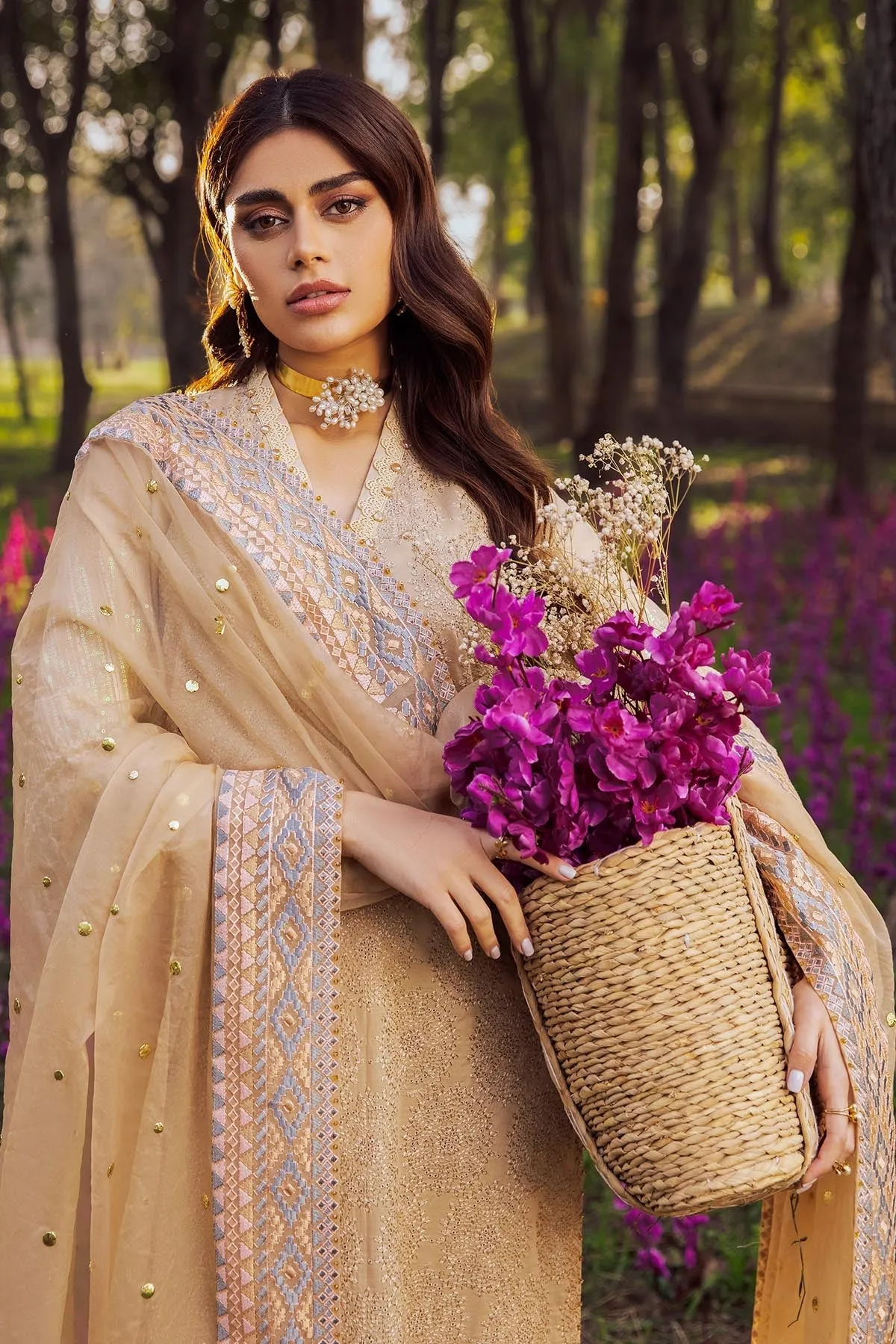 Nureh Exclusive Luxury Lawn Collection 2022 – Flower Girl