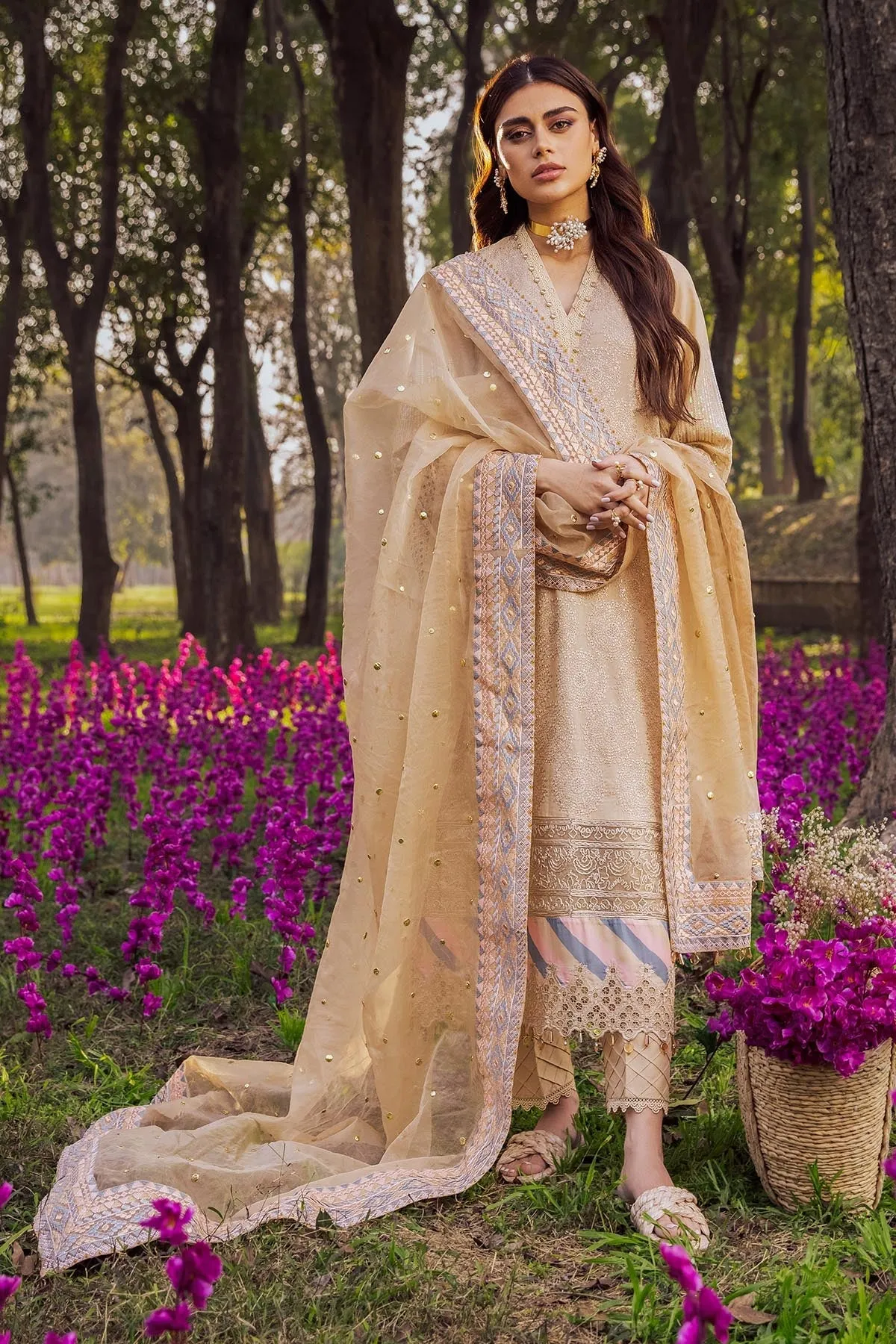 Nureh Exclusive Luxury Lawn Collection 2022 – Flower Girl