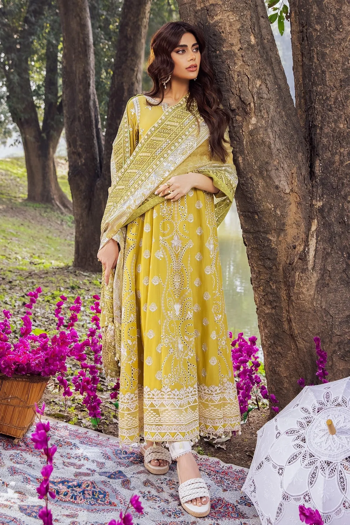 Nureh Exclusive Luxury Lawn Collection 2022 – Golden Hour