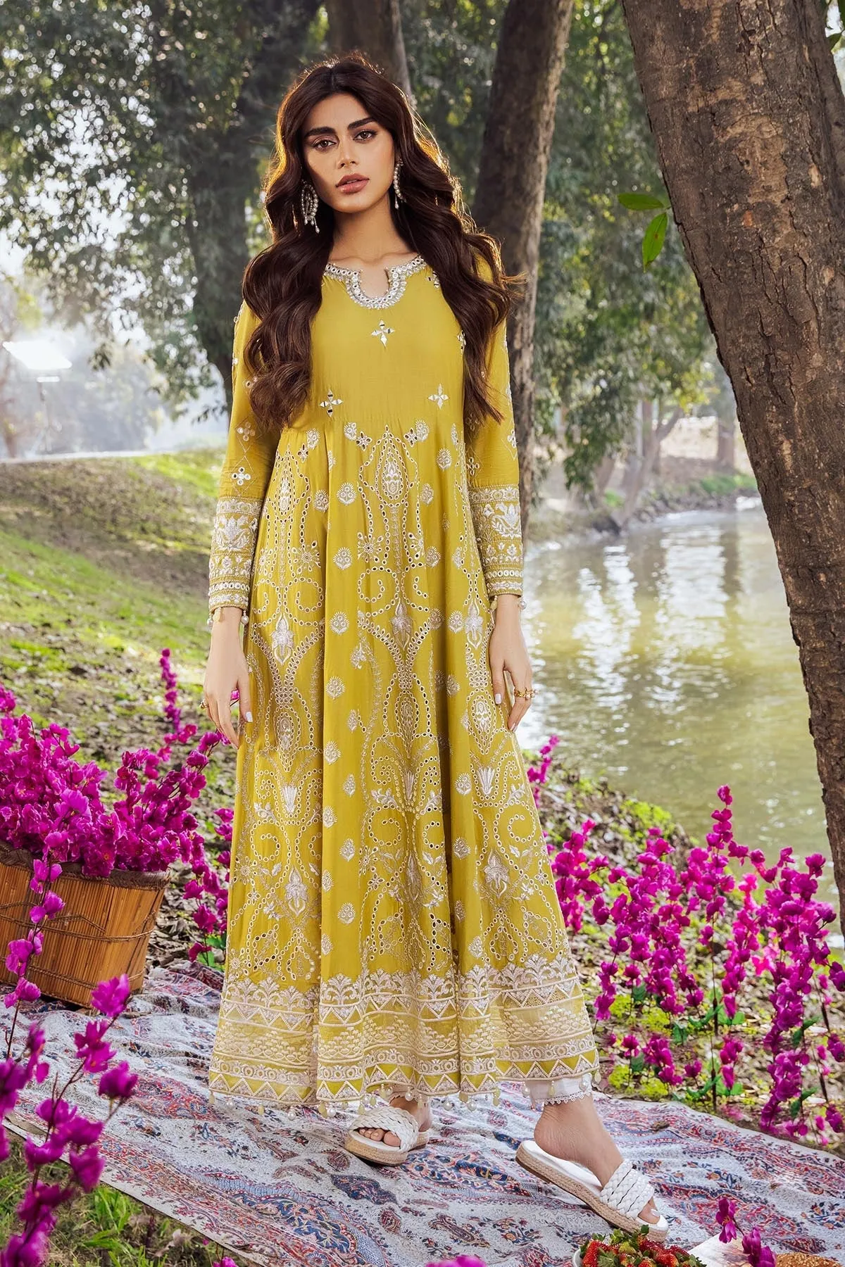 Nureh Exclusive Luxury Lawn Collection 2022 – Golden Hour